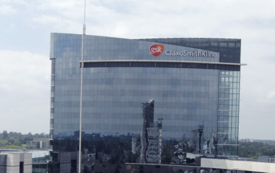 GlaxoSmithKline GSK EC Jemperli Dostarlimab PD-1 Cáncer Endometrio